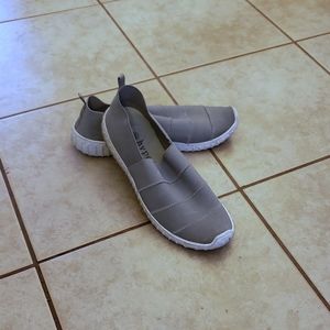 Running Shoes (Slip-on style)